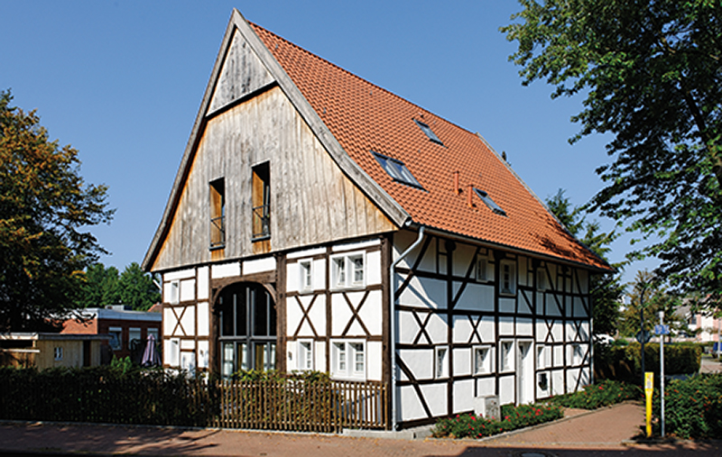 Altes Fachwerkhaus mit Garten (Innendämmung als Alternative)